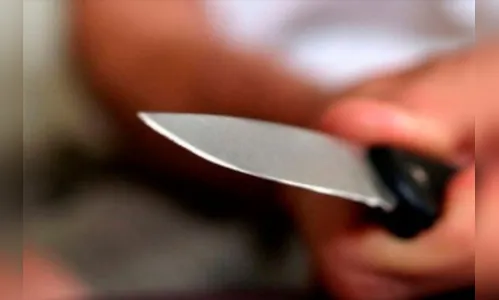 Homem é esfaqueado no peito e internado em estado grave na UTI