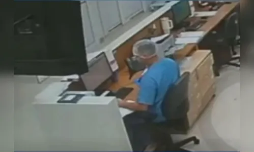 Imagens mostram técnicos de enfermagem ao lado de pacientes mortos no DF