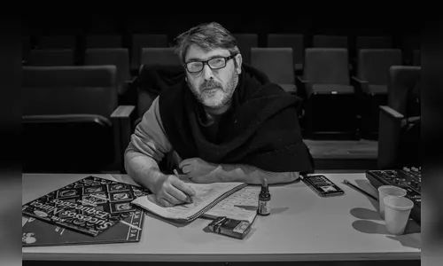 Morre Maurício Vogue, ator, cantor e diretor filho de Regina Vogue