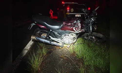 Colisão frontal entre carro e moto deixa três feridos em Faxinal