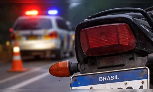 PM apreende motocicleta com placa fora do padrão em Rio Branco do Ivaí