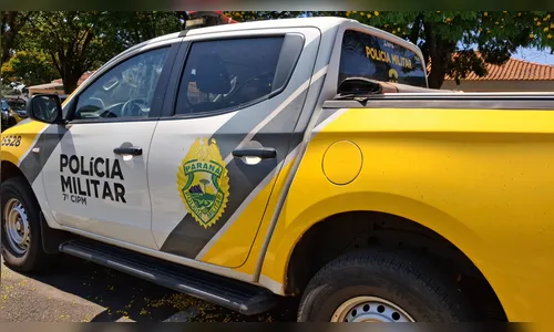 Mulher em surto tenta invadir casa e ameaça família no Natal