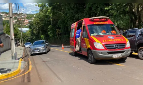 Colisão entre Fiorino e moto deixa motociclista ferido em Apucarana