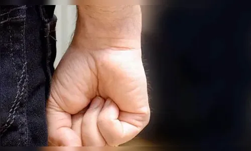 Ex-companheiro ameaça mulher e leva carro em Faxinal