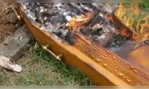 Grupo invade enterro e queima corpo durante cerimônia na Bahia