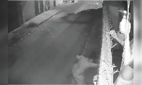 Homem é queimado com água quente após tentar invadir casa de vizinha em GO