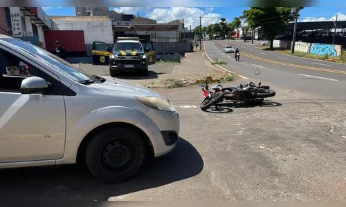 Motociclista sofre fratura exposta em acidente na Avenida Minas Gerais