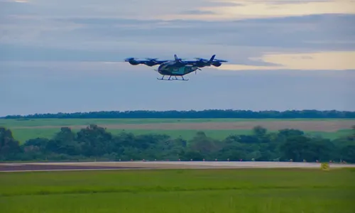 Embraer faz primeiro voo do protótipo de 