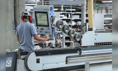 Paraná abre semana com oferta de 26,5 mil vagas de emprego