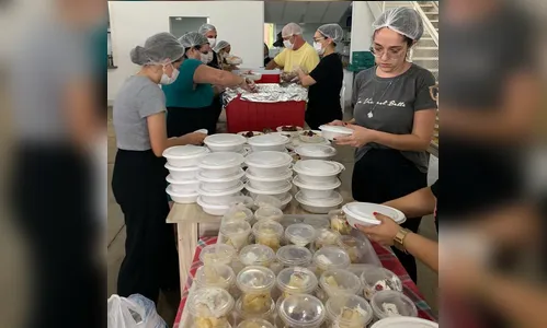 Há 20 anos, comunidade de Arapongas realiza almoço solidário de natal