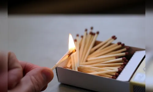 Incêndio criminoso quase destrói ambulância da Prefeitura em Marumbi