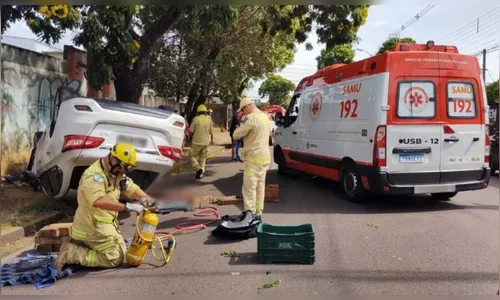 Homem tem braço arrancado em capotamento e motorista foge no PR