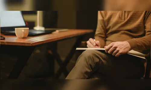 Ponto e vírgula – entre a inércia e o sonho