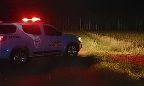 Homem é preso após ameaçar casal com armas em chácara de Faxinal