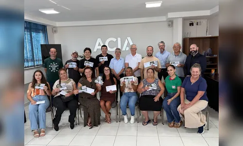 Acia inicia entrega de R$ 30 mil em vales-compra da Campanha de Natal