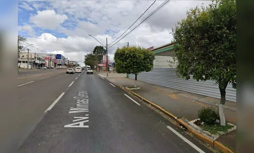 Suspeito é preso furtando andaimes e alega ter recebido 