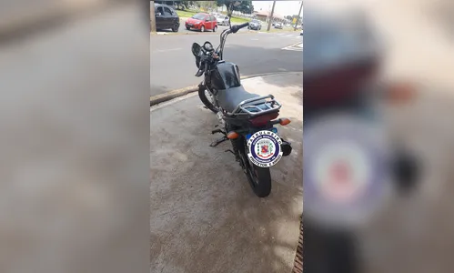 Moto irregular com chassi adulterado é apreendida pela GM de Arapongas