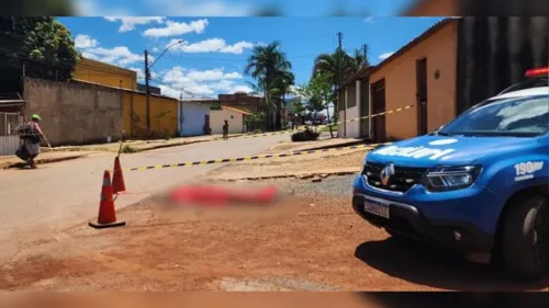 Um homem morreu no início após discutir com o filho e amigos