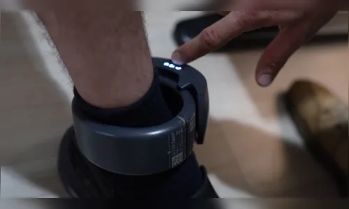 Mulher é agredida pelo tio ao recusar retirada de tornozeleira em Apucarana