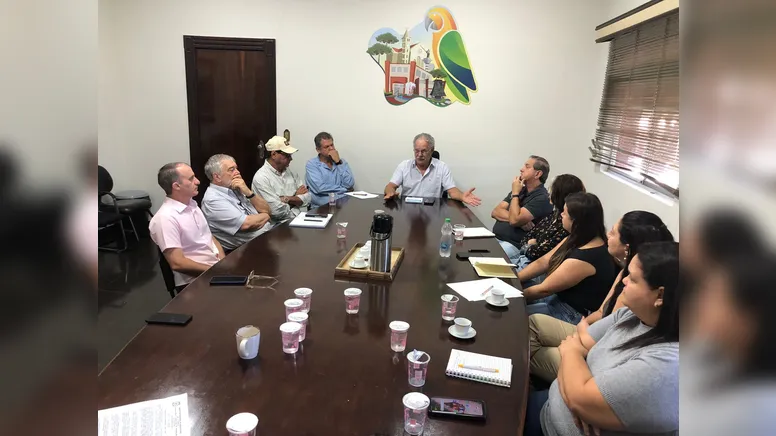 Ditão Pupio (MDB) em reunião