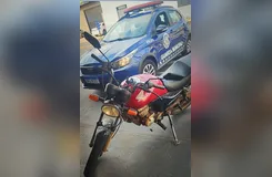 Motocicleta com mais de R$ 20 mil em multas é apreendida em Arapongas
