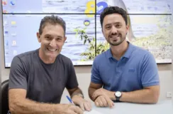 Marcos da Vila Reis assinou a ata de posse como prefeito interino nesta sexta-feira (20)