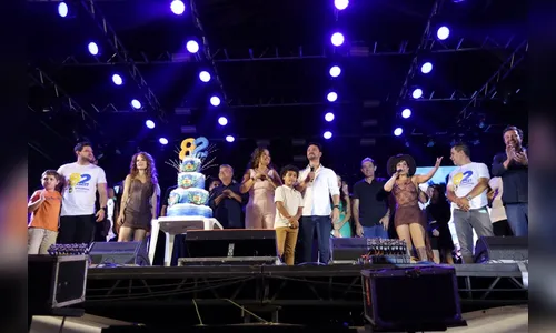 Maiara e Maraisa reúnem multidão no aniversário de 82 anos de Apucarana