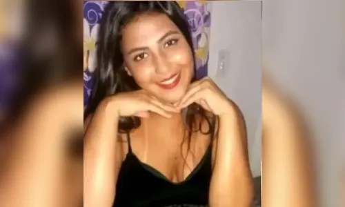 Jovem tem corpo incendiado pelo companheiro na frente da filha em GO
