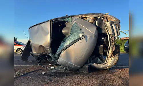 Motorista que morreu na BR-376 capotou ao desviar de pedestres, dizem testemunhas
