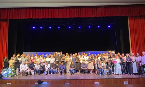 Trabalhadores são homenageados em cerimônia do Dia do Boné em Apucarana