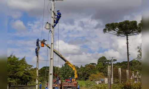 Obra da Copel interdita rua e causa desligamento neste domingo (08) em Apucarana