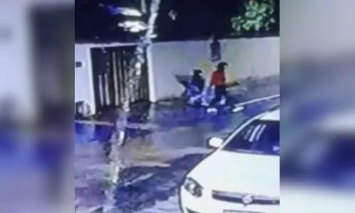 Jovem mata própria mãe a facadas por causa de corte de cabelo