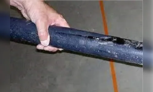 Homem agride enteado com barra de ferro e vítima sofre trauma na cabeça