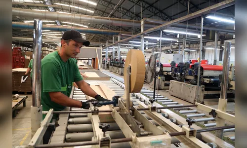 Paraná tem 27 mil vagas de emprego abertas em todas as regiões