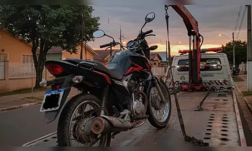 Motociclista é abordado em Ivaiporã com haxixe e dinheiro em espécie