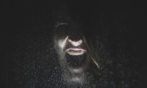 Mulher quebra objetos após não aceitar separação em Jandaia