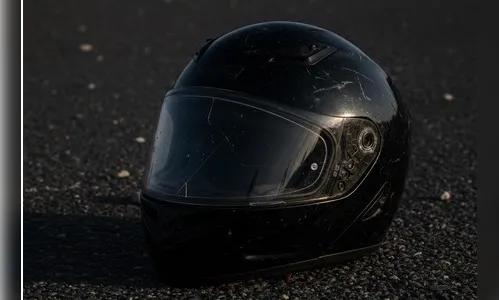 Dupla se perde após festa e sofre queda de moto na BR-376