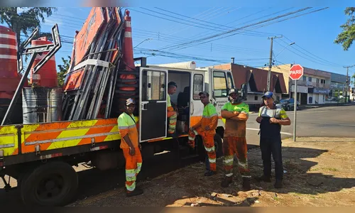 Em Apucarana, trabalhadores retêm caminhão por atrasos de pagamentos