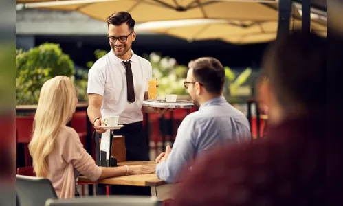 Arapongas abre curso presencial que ensina técnicas para garçom; saiba mais
