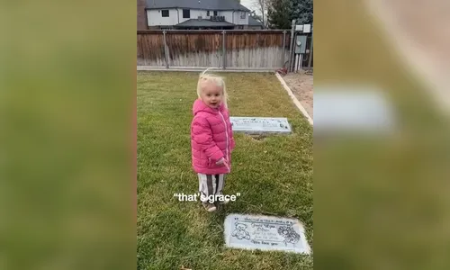 Menina de 2 anos surpreende pais ao fazer 