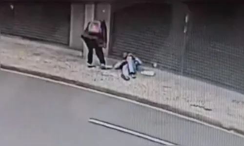 Morador em situação de rua é queimado vivo em rua de Curitiba; veja