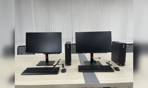 Arapongas recebe cem novos computadores