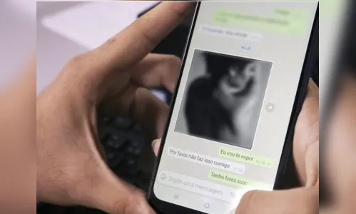 Homem invade casa da ex e ameaça divulgar vídeos íntimos