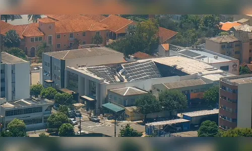 Telhado de igreja desaba no centro de Londrina (PR) e assusta moradores