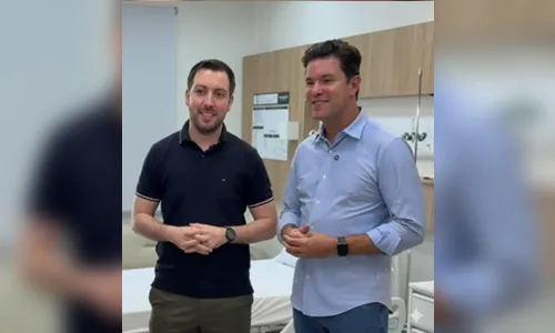 Guto Silva visita equipe responsável por aplicação de polilaminina em Foz do Iguaçu