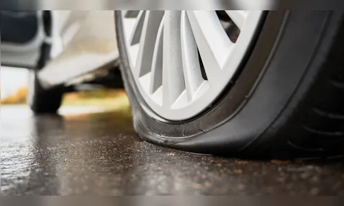 Homem danifica carro de ex e agride neto dela durante ataque em Arapongas