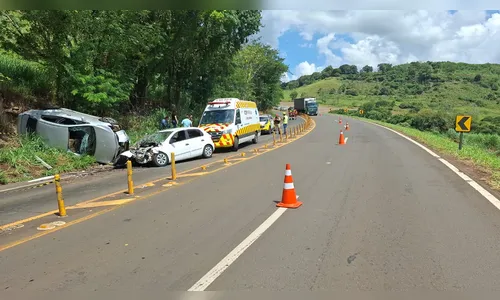 Idoso morre e quatro pessoas ficam feridas em colisão na PR-445
