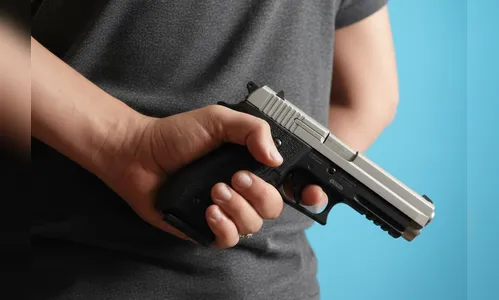 Homem procura a polícia após ser ameaçado de morte por caseiro em Califórnia