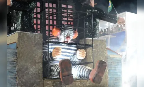 Michelle critica alegoria na Sapucaí de Bolsonaro como palhaço