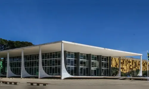 STF derruba lei que criou Programa Escola Sem Partido no Paraná